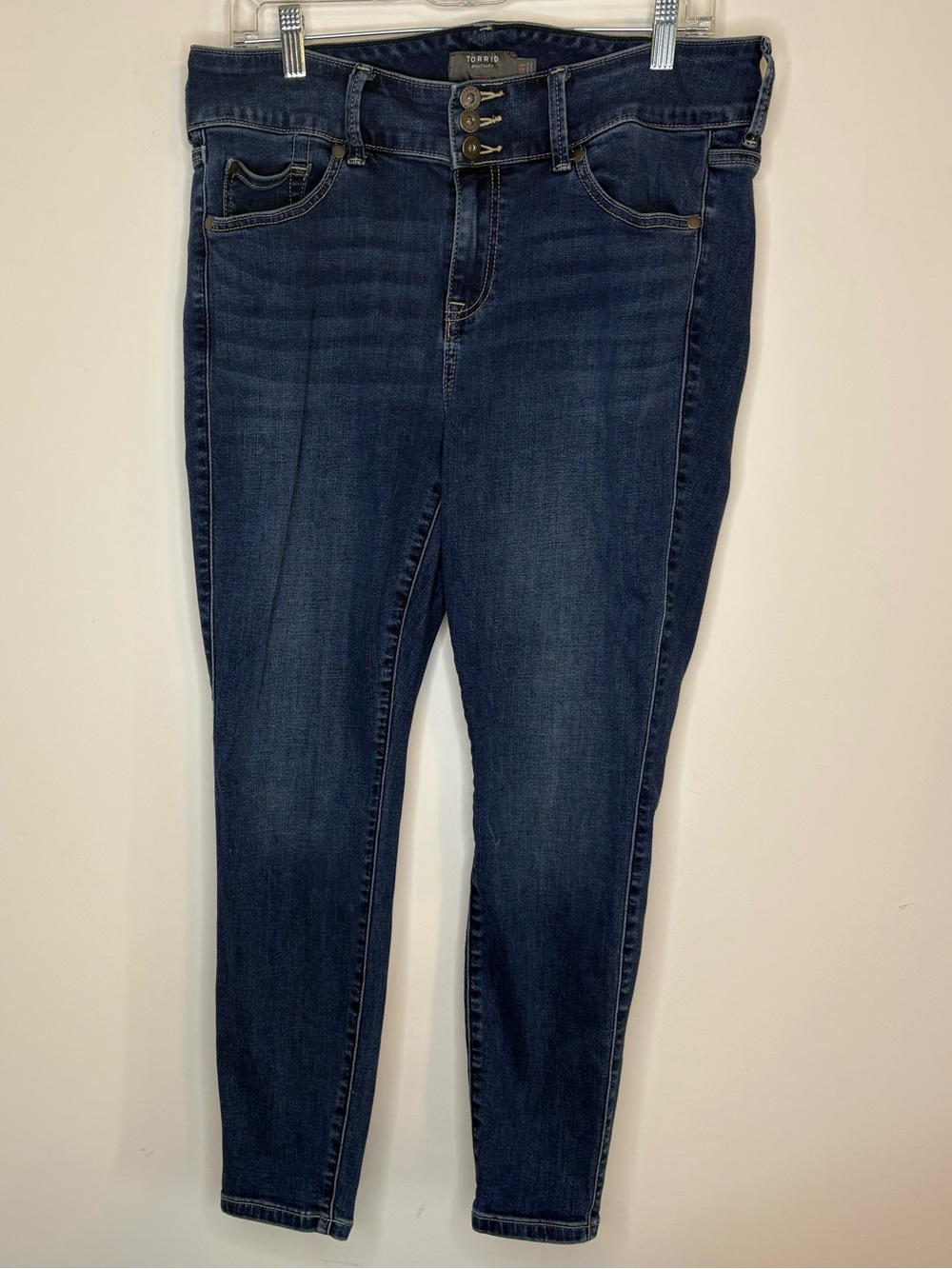 torrid Feel The Fit Super Soft Jegging with Triple Button Waist Size 14